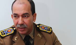 O comandante-geral da Polícia Militar de Goiás, Edson Costa Araújo, só vai se manifestar em juízo a respeito da ação de que é alvo no Ministério Público ... - coroneledsoncarneiro
