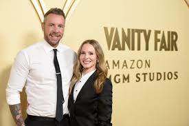 Dax Shepard Fixes Kristen Bell's Hair During Joint Red Carpet Outing