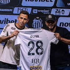 Lucas Musetti: Santos apresenta uruguaio e ainda não sabe quando vai contar com Veríssimo