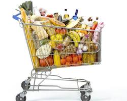 shopping cart with groceriesの画像