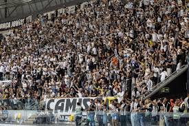 Galo é o 2º brasileiro com mais vitórias continentais em casa na década