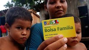 Resultado de imagem para foto do bolsa família