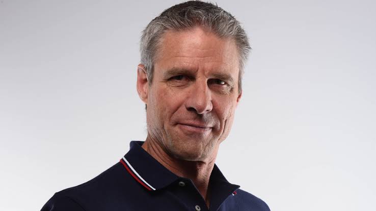 Karch Kiraly aiming to make history as U.S. women's volleyball coach