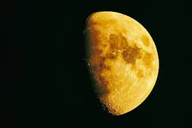 Feriado do Dia do Trabalho terá Lua cheia que promete reflexão e mudanças
