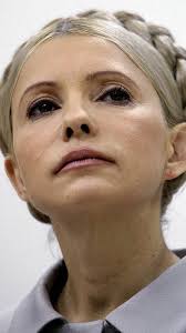 Was mag in Julia Timoschenko in diesen Tagen der Lagerhaft und des Hungerstreiks vorgehen? Spürt sie nach ihrem Bandscheibenvorfall nur die marternden ... - 59052354