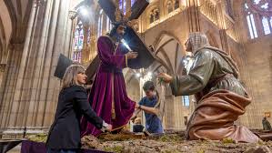 jueves santo es festivo