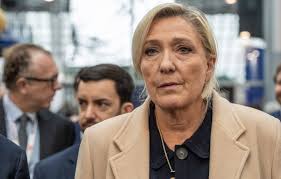 Le RN écarté du crédit bancaire, un « problème » pour le patron des banques