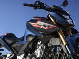 Honda lança a CB300F Twister 2027 com nova versão esportiva 'S'; preço e fotos