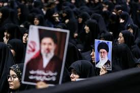 روضه‌خوانی جانسوز مهدی رسولی در جوار محل شهادت قائد شهید انقلاب