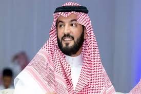 فهد بن نافل يظهر في مدرجات المملكة أرينا ومفاجأة كبرى ترتبط بمواجهة الهلال والخليج