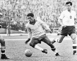 Зображення: Garrincha dribbling past opponents