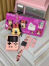 KIT GAME KIDS 🎁 Incluye : •Reloj Smart Watch 41mm •AirPods con forro •Consola con juegos •2 correas Watch •Cable usb y cargador Watch •Cable Audio y video Disponibles en 6 motivos