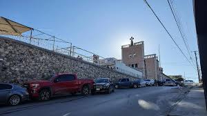 Ataque armado frente a iglesia Del Carmen deja a un hombre sin vida