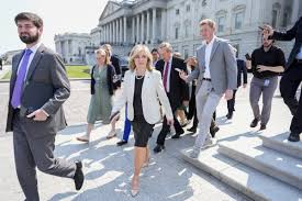 GOP Rift Dooms Ban on State AI Laws in Trump's Tax Bill