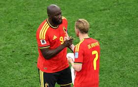 Alineación confirmada de Bélgica vs Estados Unidos: De Bruyne y Doku al banco