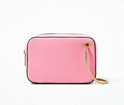 Resultado de imagen de bolsos minimalistas 2015 h&m tipo bandolera