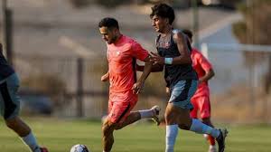 اوستون اورونوف، ستاره پرسپولیس در آستانه دربی مصدوم شد