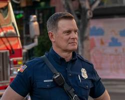 Hình ảnh về Peter Krause as Bobby Nash in 911