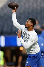 Giants quarterback Jameis Winston subbed in following injury to Jaxson Dart