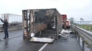 Cierran Circuito Exterior Mexiquense por Camión Incendiado