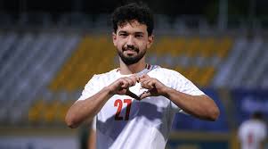 گزارش تحلیلی: Farsnews | مدافع پرسپولیس، نساجی را غرق پول کرد | خبرگزاری فارس - کد 3ef8