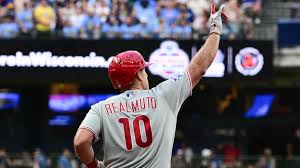 Phillies survive shaky late-inning bullpen work, win nail-biter in Milwaukee