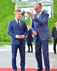 Ripost - Magyar Péter Merz mellett állva elveszítette a ...