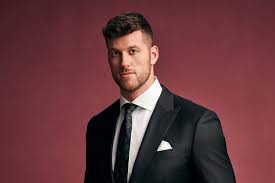 Laura Owens Indicted in "Bachelor" Clayton Echard Pregnancy Case