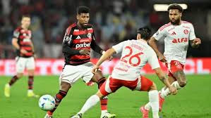 ¡Urgente! ¿Emerson Royal Lesionado? ¡Flamengo en Alerta Máxima! - Imagen ilustrativa del artículo