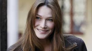 Von Judith Liere. France&#39;s former First Lady Carla Bruni-Sarkozy arrives at the 152nd Hospices de Beaune Burgundy Bild vergrößern - carla-brunisarkozy