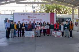 Fortalecen autoridades educativas y de la Secretaría de Bienestar la coordinación institucional con entrega de becas “Rita Cetina” a estudiantes de secundaria