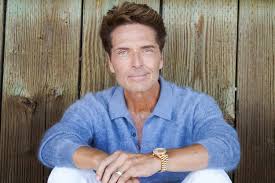 Richard Marx Shares How After Hours Album Came to Be with Help from Rod Stewart, Wife Daisy Fuentes and His Late Dad (Exclusive)