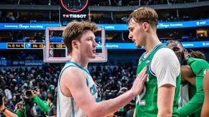 Flagg's driving shot comes up short as Mavs lose tight contest