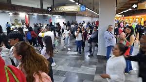 Línea 12 del Metro: desalojan a cientos de usuarios por falla en el sistema eléctrico