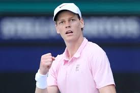 Sinner arrasa Tiafoe e vira primeiro tenista com 14 vitórias seguidas por 2 a 0 no Sunshine Double