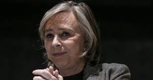 La Jornada dice que FGR acusó a María Amparo Casar de “uso ilícito de atribuciones”