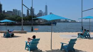 Nueva York espera a millones de personas durante el feriado en medio de una ola de calor
