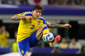 When in Texas: Wife of Sweden's Victor Lindelöf thrown off mechanical bull during the World Cup