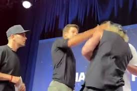Tom Brady dá tapa em Logan Paul durante evento e alimenta rivalidade que pode acabar na WWE