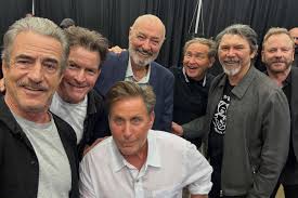 charlie sheen emilio estevez reunion