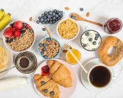 individual skipping breakfast