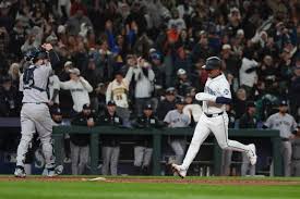 Yankees suffer first loss as pitching staff continues to limit damage, bats go quiet