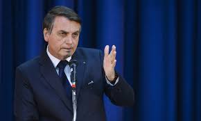Bolsonaro defende comércio e fronteira abertos durante posse de Nelson Teich, novo ministro da Saúde