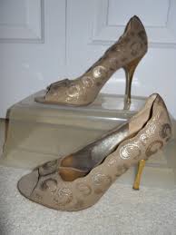 Résultat de recherche d'images pour "house of dereon gold"