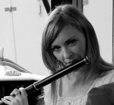 Katherine Macleod is a Scottish musician from East Kilbride, Scotland She plays many instruments but her main talents are in flute, whistle and singing. - Kath_GFW-zwart-wit