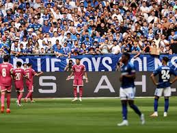 Mbappé abre el marcador en debut de temporada del Madrid ante Schalke 04