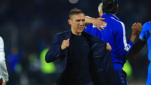 Vicente Sánchez firma con un equipo grande y es azul