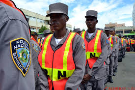 Resultado de imagen para fotos de muchos policiales dominicanos
