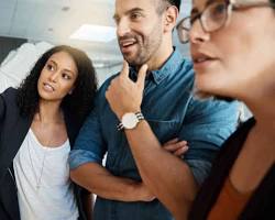 person conducting market research resmi
