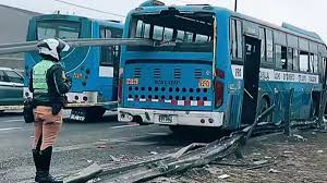 ¡Tragedia en Evitamiento! Bus se estrella: 2 muertos y varios heridos 🚨